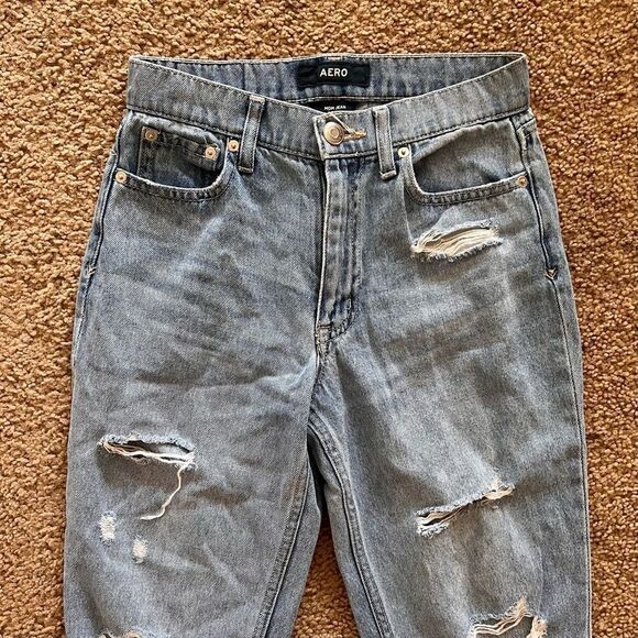 Aeropostale High Rise Distressed Raw Hem Mom Jeans - Picture 6 of 10